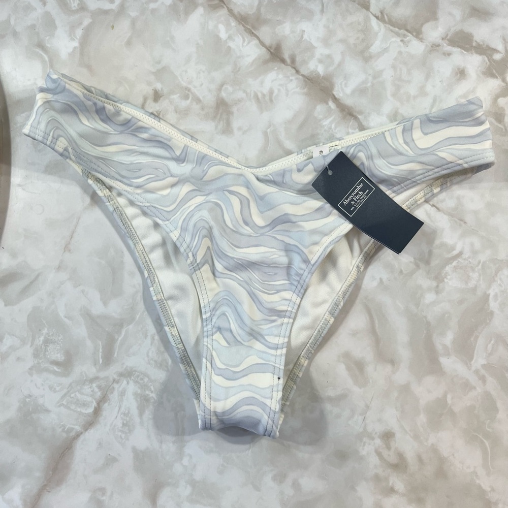 Abercrombie & Fitch Cheeky bikini bottom swimsuit small